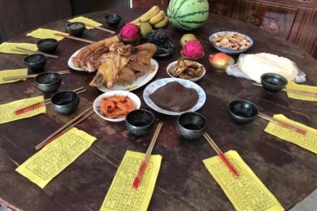 为什么七月十五烧纸 七月十五的特色民俗有哪些