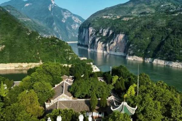 吕祖灵签第六十三签  古人白帝城托孤