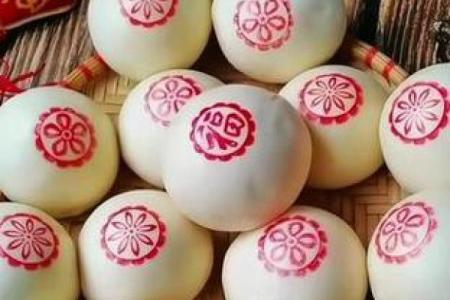 民风民俗，为何在馒头上点红点