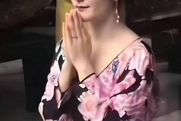 谢娜的八字