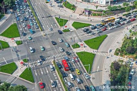 十字路口公路的房子风水