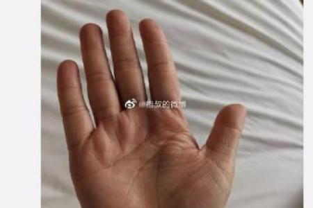 车站算命的