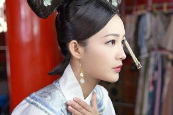 海兰小天使“八字眉”上线，她才是《如懿传》活得最明白的女人