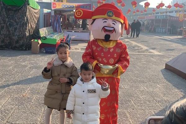 财神爷可以拍照片吗