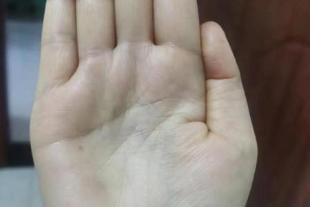 红颜薄命，青丝泪染，一个命犯桃花的女命八字