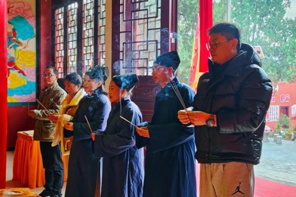 去道观请道士算命花钱吗可信吗