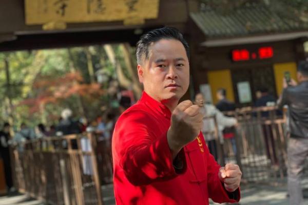 大街上的算命老师叫什么